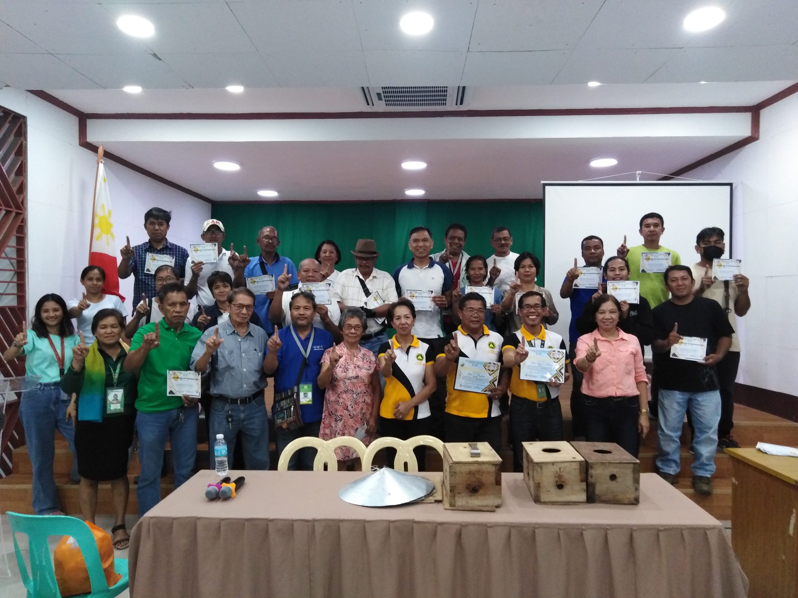 CBSUA RAC EXTENDS STINGLESS BEE TECHNOLOGY IN CAMARINES NORTE