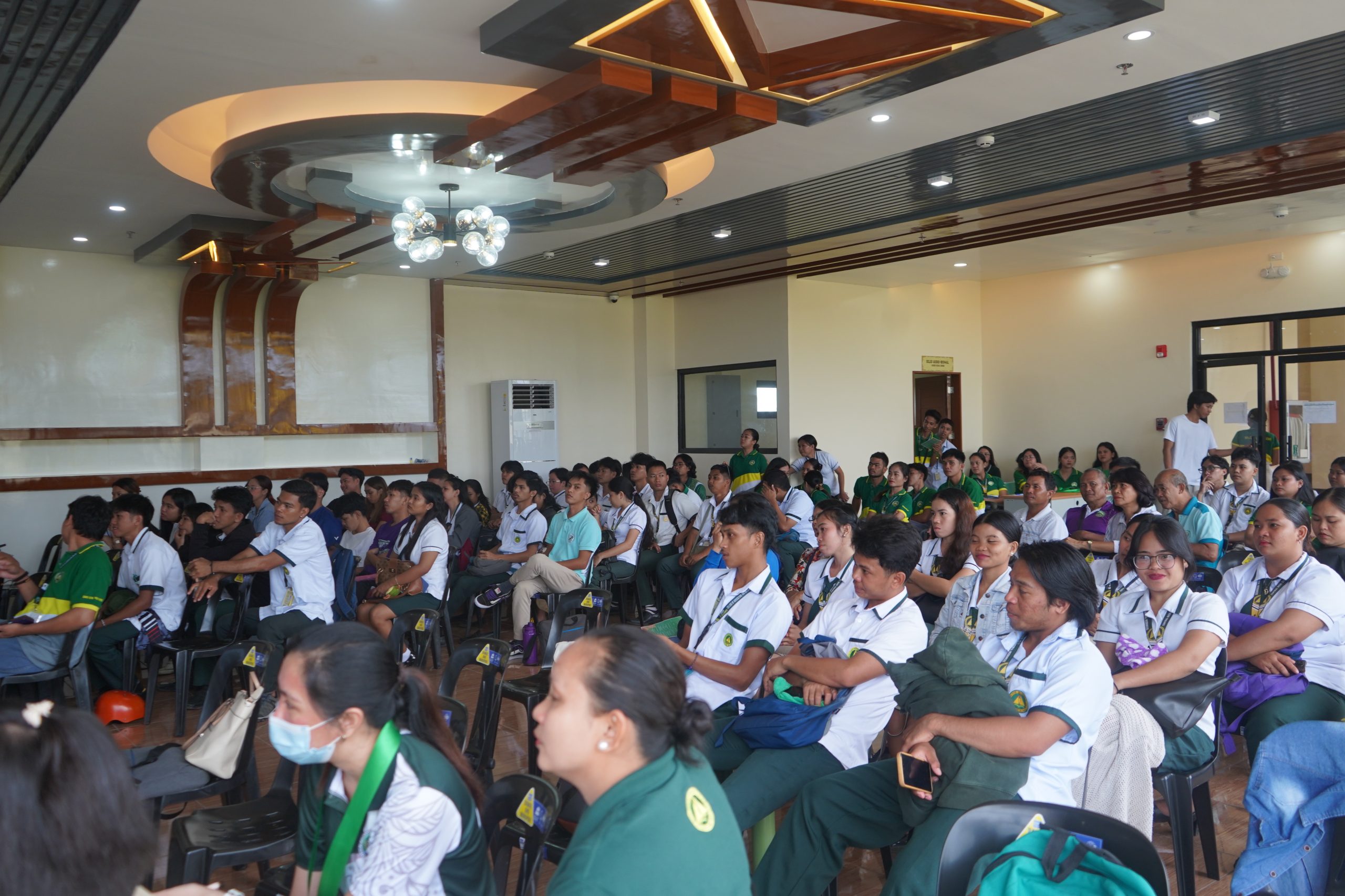 CBSUA HOSTS TECHNOLOGY FORUM TO BOOST BICOL AGRICULTURE